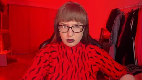Snapshot of just_fucked chatting on April 3, 1:47 am Nika and Mark online show from April 3, 1:47 am
