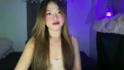 just_julia21 online show from May 18, 1:24 am