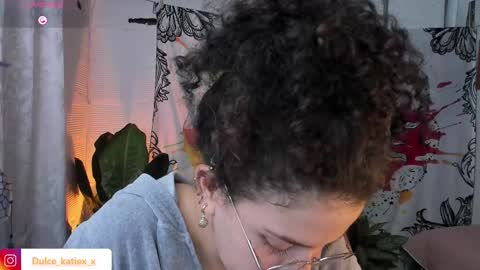 Snapshot of just_katiex chatting on February 13, 1:40 am Sofia online show from February 13, 1:40 am