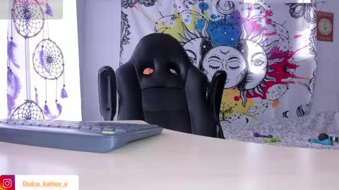 Snapshot of just_katiex chatting on February 27, 9:25 pm Sofia online show from February 27, 9:25 pm