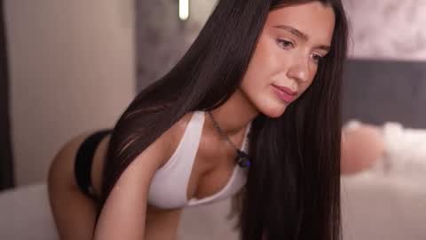 Snapshot of justbarbie_new_ chatting on November 15, 8:49 pm Katarina online show from November 15, 8:49 pm