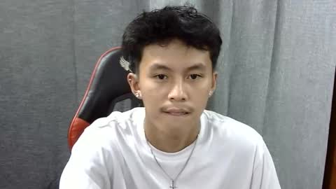 Snapshot of justcallme_james chatting on April 10, 11:48 am James online show from April 10, 11:48 am
