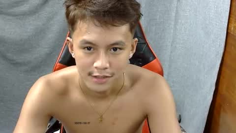 Snapshot of justcallme_james chatting on June 9, 4:57 am James online show from June 9, 4:57 am