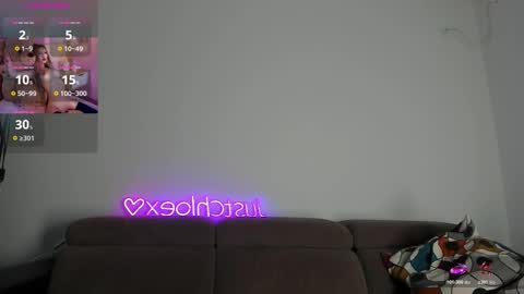 Snapshot of justchloex chatting on October 17, 6:05 am Chloe online show from October 17, 6:05 am