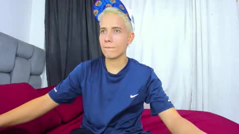 justin_biker online show from October 28, 4:27 am