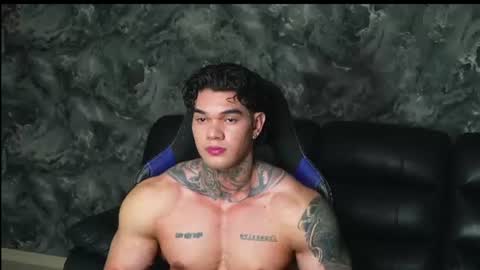 Snapshot of justin_clark1 chatting on June 17, 4:15 am justin clark1 online show from June 17, 4:15 am