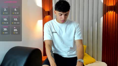 Snapshot of justin_mack_ chatting on November 1, 11:45 am Justin online show from November 1, 11:45 am