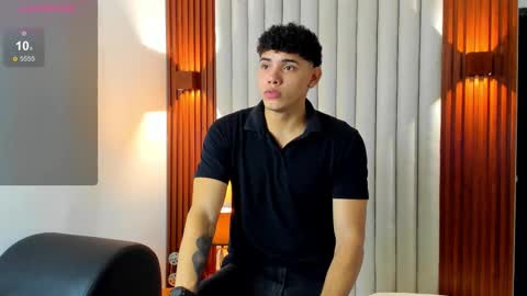 Snapshot of justin_mack_ chatting on November 12, 11:54 am Justin online show from November 12, 11:54 am