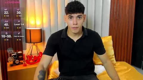 Snapshot of justin_mack_ chatting on November 25, 7:36 pm Justin online show from November 25, 7:36 pm