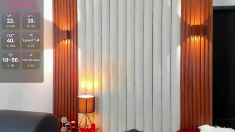 Snapshot of justin_mack_ chatting on December 3, 7:23 pm Justin online show from December 3, 7:23 pm