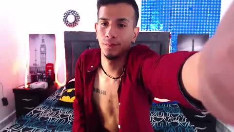 JUSTIN online show from December 29, 8:15 pm