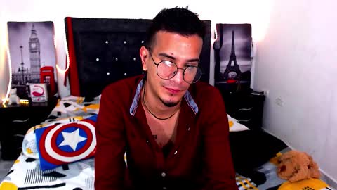 Snapshot of justin_melendez chatting on February 13, 2:40 am JUSTIN online show from February 13, 2:40 am