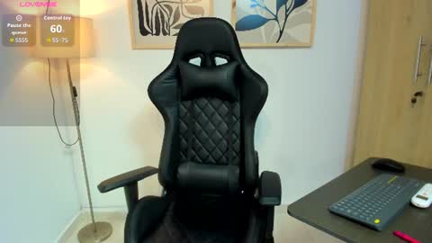 justin_payn14 online show from July 22, 12:30 pm