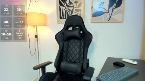 justin_payn14 online show from July 27, 12:56 pm