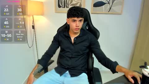 justin_payn14 online show from July 30, 1:43 pm