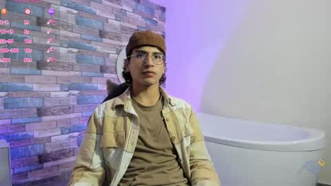 Snapshot of justin_tay1 chatting on March 29, 11:43 am justin online show from March 29, 11:43 am