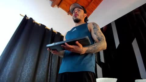 Justin White online show from June 14, 2:24 am