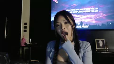 Justina Redds online show from September 26, 1:26 pm