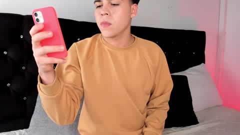 Snapshot of justinbiler chatting on February 5, 4:16 am Justin online show from February 5, 4:16 am