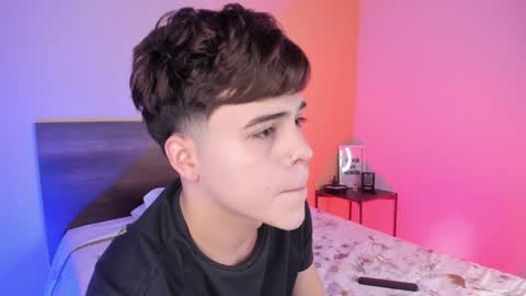 Snapshot of justinbiler chatting on February 6, 12:37 pm Justin online show from February 6, 12:37 pm