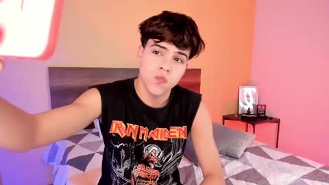 Snapshot of justinbiler chatting on February 14, 12:36 pm Justin online show from February 14, 12:36 pm