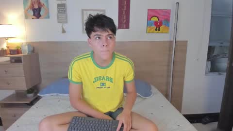 Snapshot of justinbiler chatting on October 6, 12:24 pm Justin online show from October 6, 12:24 pm