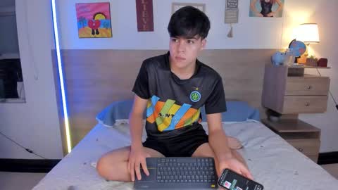 Snapshot of justinbiler chatting on October 17, 12:52 pm Justin online show from October 17, 12:52 pm