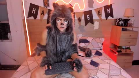 Snapshot of justinbiler chatting on October 31, 1:23 pm Justin online show from October 31, 1:23 pm