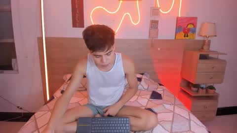 Snapshot of justinbiler chatting on November 5, 1:00 pm Justin online show from November 5, 1:00 pm