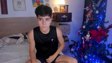 Snapshot of justinbiler chatting on December 20, 12:23 pm Justin online show from December 20, 12:23 pm