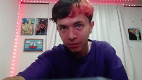 Snapshot of justine_ad chatting on December 5, 4:09 am Justine online show from December 5, 4:09 am