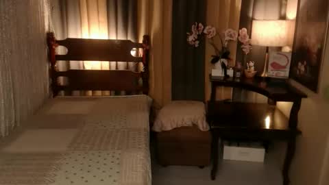 justine_hunk online show from October 5, 6:12 am