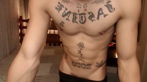 Snapshot of justine_hunk chatting on February 11, 6:24 pm justine_hunk online show from February 11, 6:24 pm