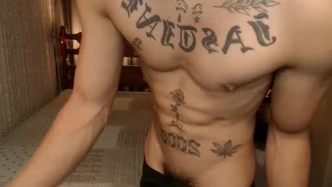 Snapshot of justine_hunk chatting on March 17, 3:37 pm justine_hunk online show from March 17, 3:37 pm