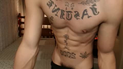 Snapshot of justine_hunk chatting on March 22, 3:48 pm justine_hunk online show from March 22, 3:48 pm