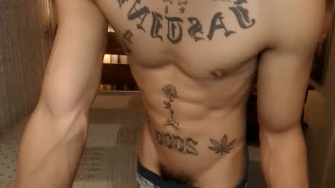 Snapshot of justine_hunk chatting on March 26, 6:13 pm justine_hunk online show from March 26, 6:13 pm