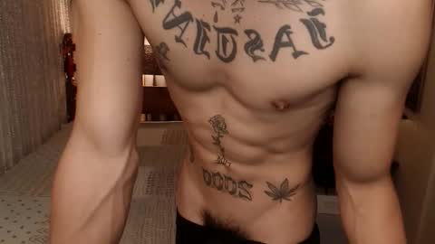 Snapshot of justine_hunk chatting on April 9, 5:40 am justine_hunk online show from April 9, 5:40 am