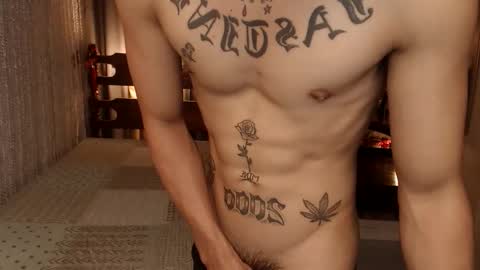 Snapshot of justine_hunk chatting on April 14, 7:20 pm justine_hunk online show from April 14, 7:20 pm