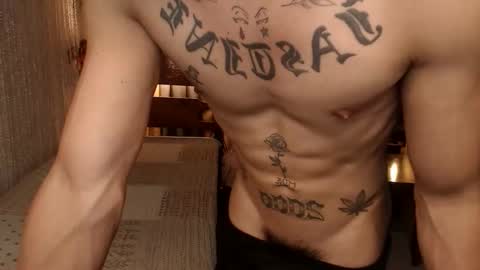Snapshot of justine_hunk chatting on April 15, 7:26 am justine_hunk online show from April 15, 7:26 am