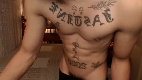 Snapshot of justine_hunk chatting on April 17, 7:22 am justine_hunk online show from April 17, 7:22 am