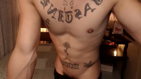 Snapshot of justine_hunk chatting on April 25, 5:54 am justine_hunk online show from April 25, 5:54 am