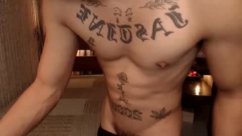 Snapshot of justine_hunk chatting on April 27, 7:45 pm justine_hunk online show from April 27, 7:45 pm