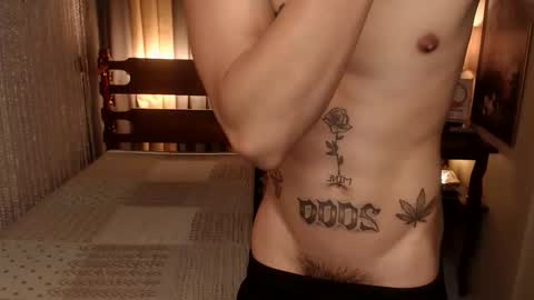 Snapshot of justine_hunk chatting on May 1, 5:50 pm justine_hunk online show from May 1, 5:50 pm