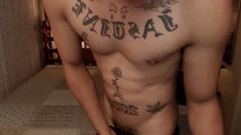 Snapshot of justine_hunk chatting on May 4, 6:37 pm justine_hunk online show from May 4, 6:37 pm