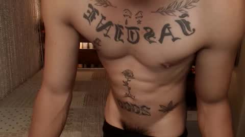 Snapshot of justine_hunk chatting on May 10, 6:07 am justine_hunk online show from May 10, 6:07 am