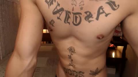 Snapshot of justine_hunk chatting on May 12, 6:21 am justine_hunk online show from May 12, 6:21 am