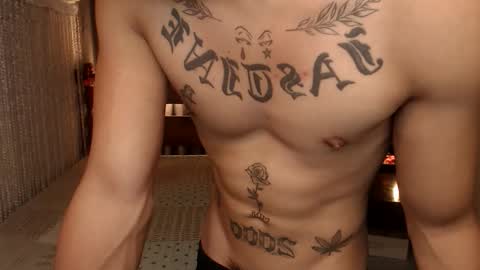 Snapshot of justine_hunk chatting on May 14, 7:15 am justine_hunk online show from May 14, 7:15 am