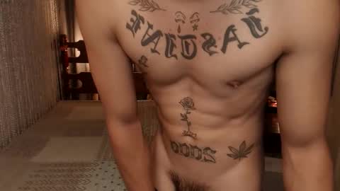 Snapshot of justine_hunk chatting on May 15, 6:42 am justine_hunk online show from May 15, 6:42 am
