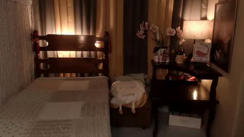 Snapshot of justine_hunk chatting on May 16, 7:38 am justine_hunk online show from May 16, 7:38 am