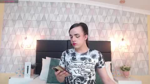 Snapshot of justineperry chatting on September 15, 3:17 am Justine online show from September 15, 3:17 am